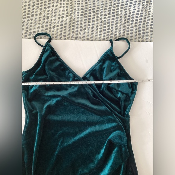 Velour green cocktail dress size M - Picture 9 of 9